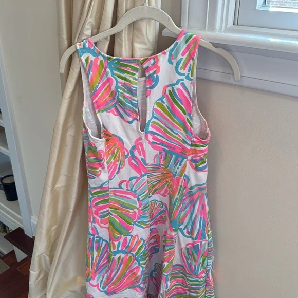 Lilly Pulitzer XS EUC seashell dress. Cotton knit Aline mini. Keyhole back. - Picture 6 of 7